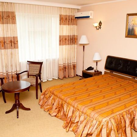 شيمكنت Dostyk Hotel المظهر الخارجي الصورة
