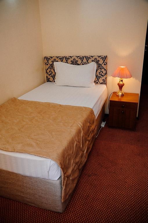شيمكنت Dostyk Hotel المظهر الخارجي الصورة