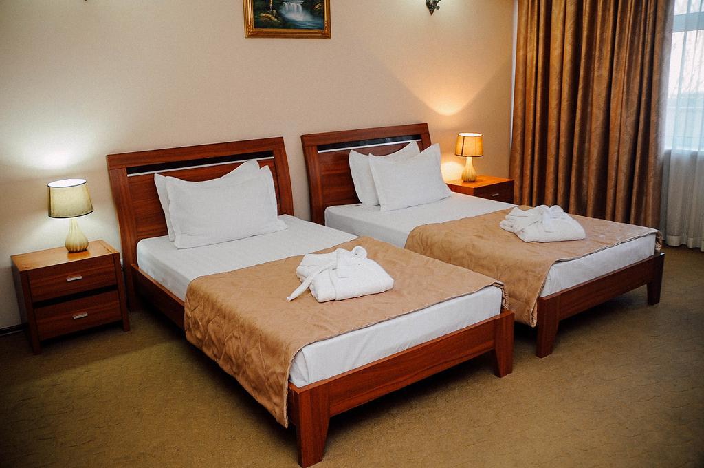 شيمكنت Dostyk Hotel المظهر الخارجي الصورة