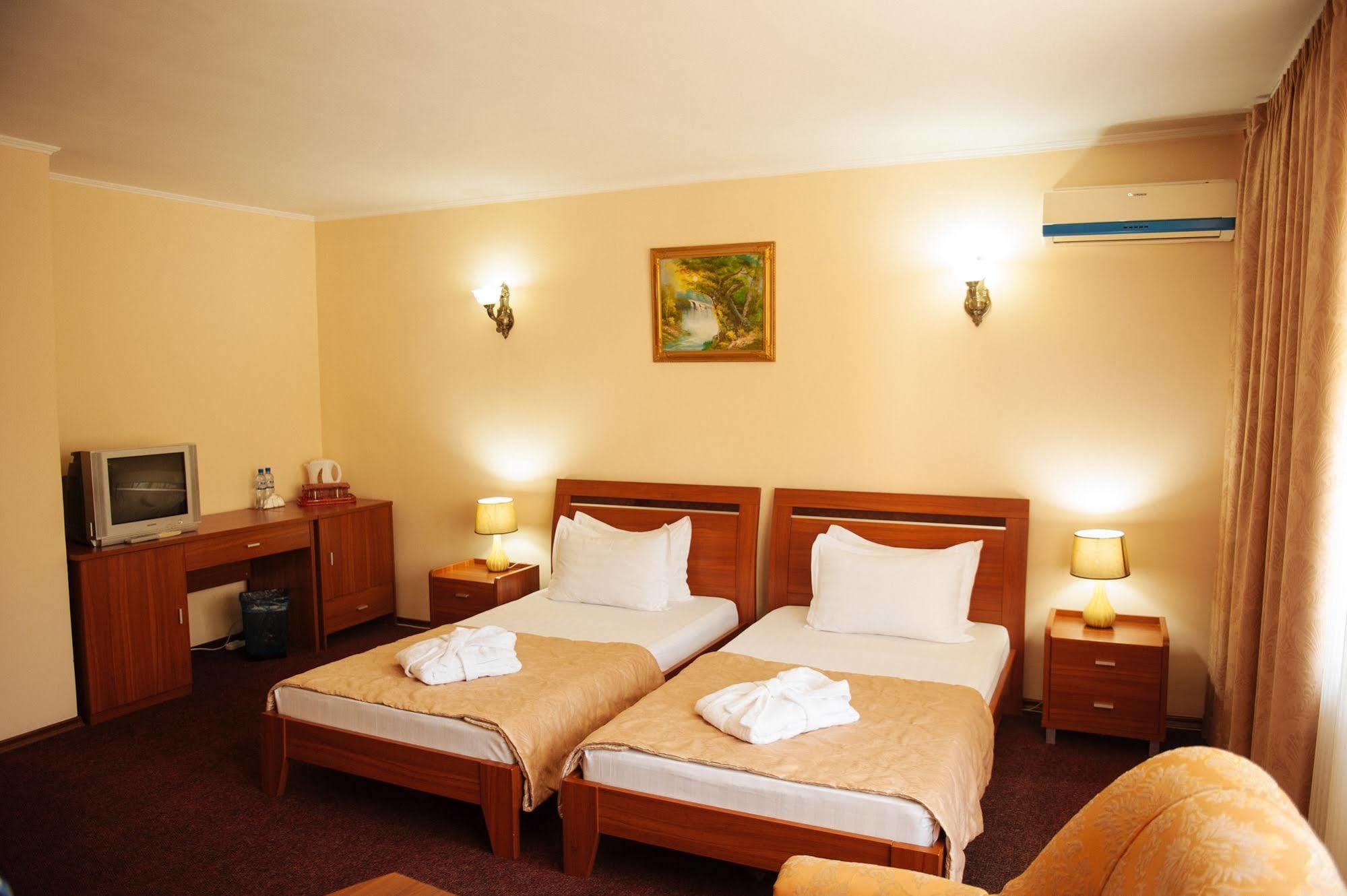 شيمكنت Dostyk Hotel المظهر الخارجي الصورة